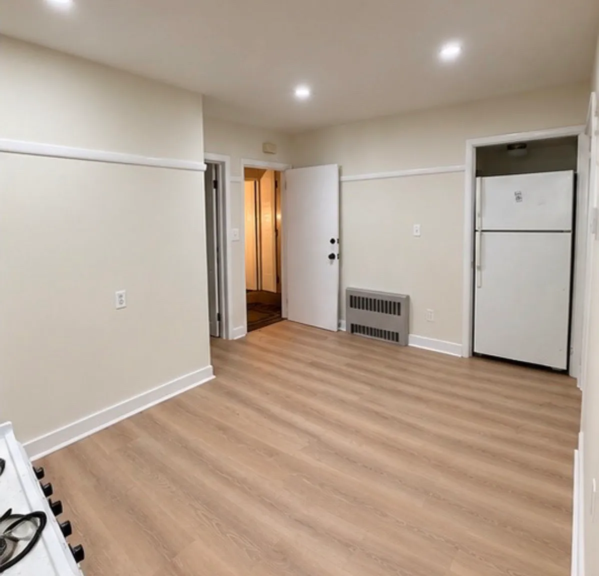 2 bed, 800 sqft, $1,800 — Photo 1