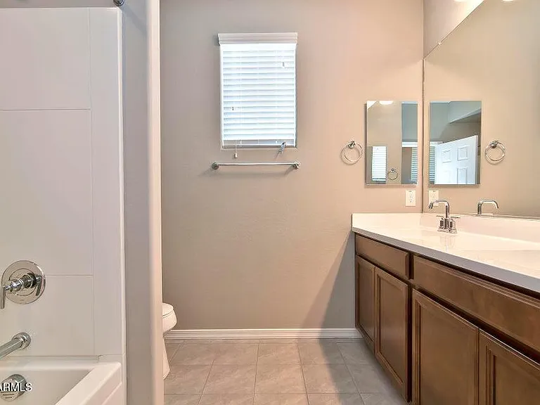 6303 S 24th Pl — Photo 23
