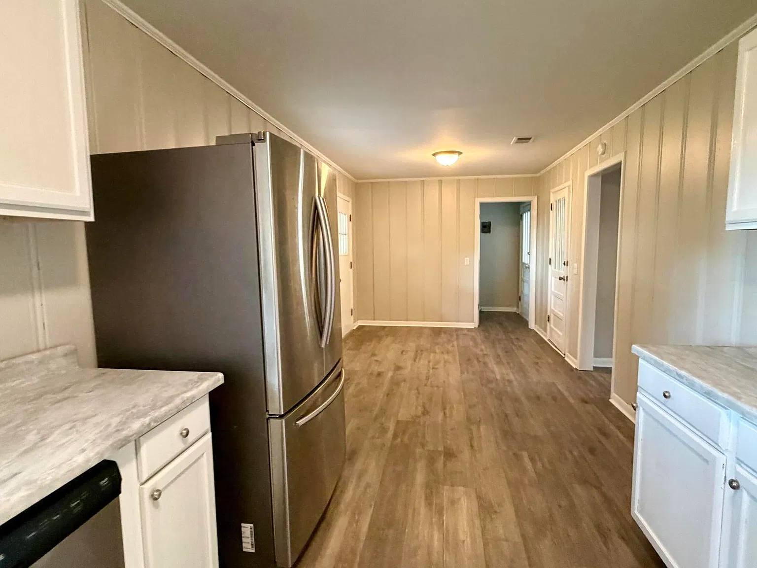 3 bed, 1100 sqft, $1,450 — Photo 2