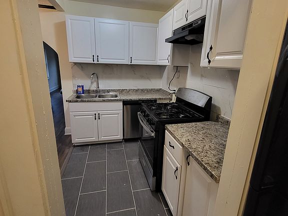 2nd image of 4333 Fremont Ave N #2