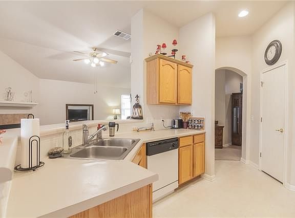 4th image of 200 Saint Marys Dr