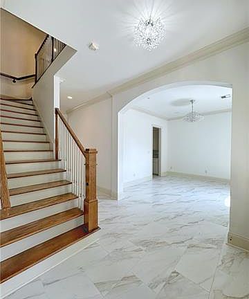 3rd image of 701 Metairie Lawn Dr