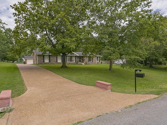 3rd image of 161 Berrywood Dr