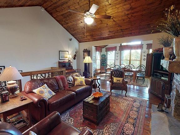 5th image of 160 Ladyslipper Ct