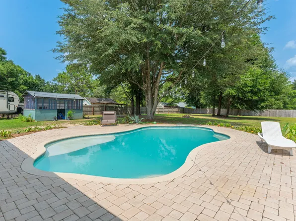 104 Stephens Ln, Crestview, FL 32539