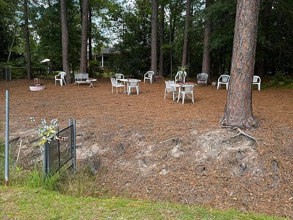 5th image of 108 Crestwood Lane
