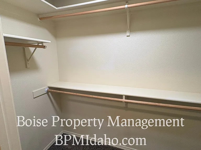 1301 Diamond Ct — Photo 6