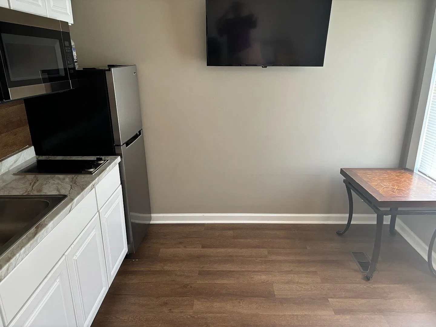 100 Waterford 1 BR 1 BA — Photo 4