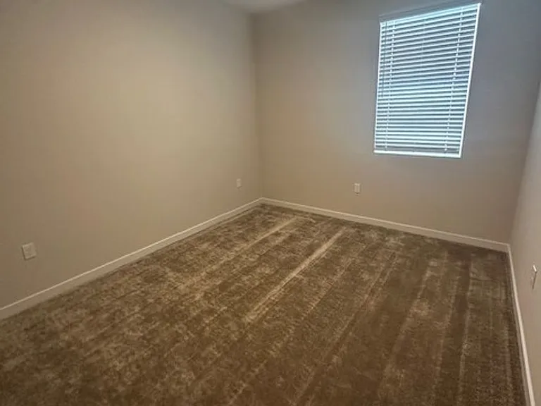 765 Winchester Dr — Photo 15