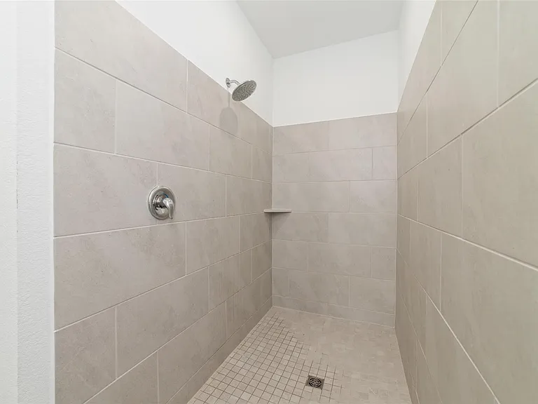 830 Heaven Dr — Photo 12