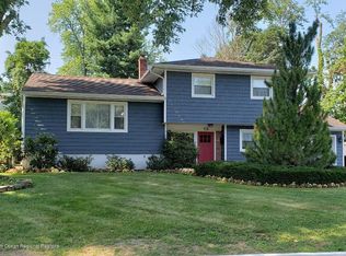 10 Whitman Dr, Red Bank, NJ 07701