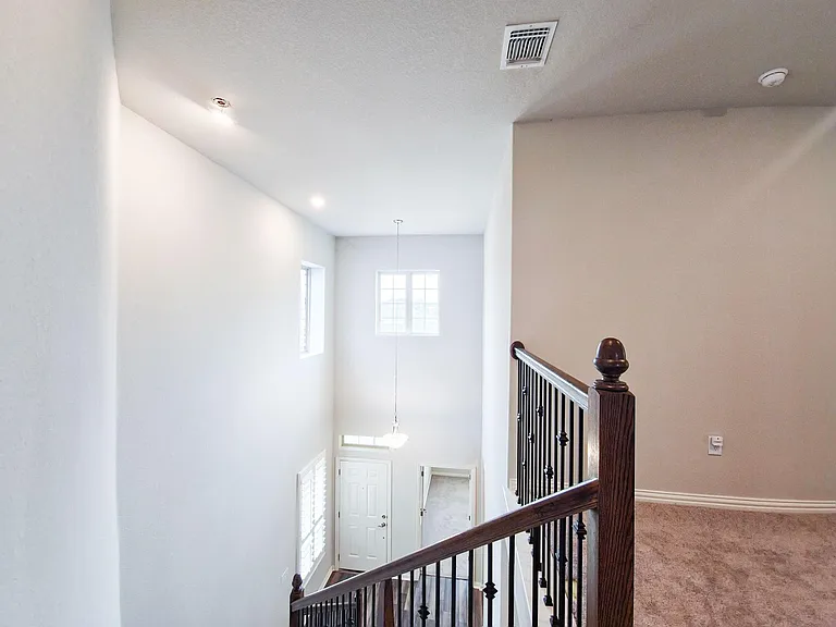 12716 Bloomington Dr — Photo 25