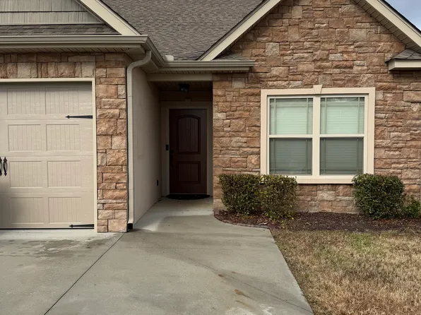44 Sunset Cove Dr, Rossville, GA 30741