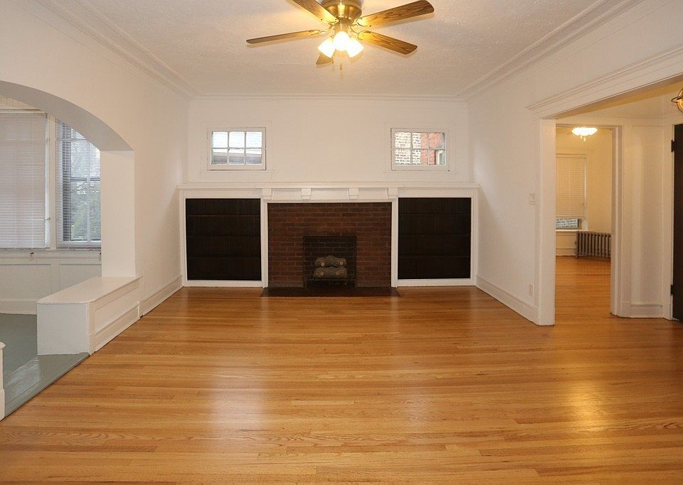 1st image of 4140 N Clarendon Ave #3N