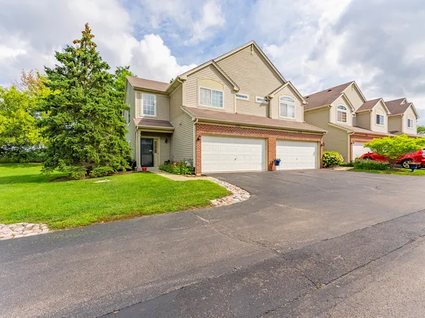 221 Nicole Dr Unit A, South Elgin, IL 60177