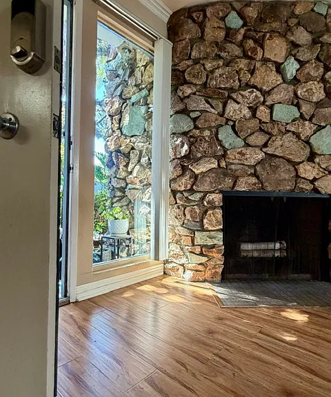313 N Acacia Ave #D — Photo 36