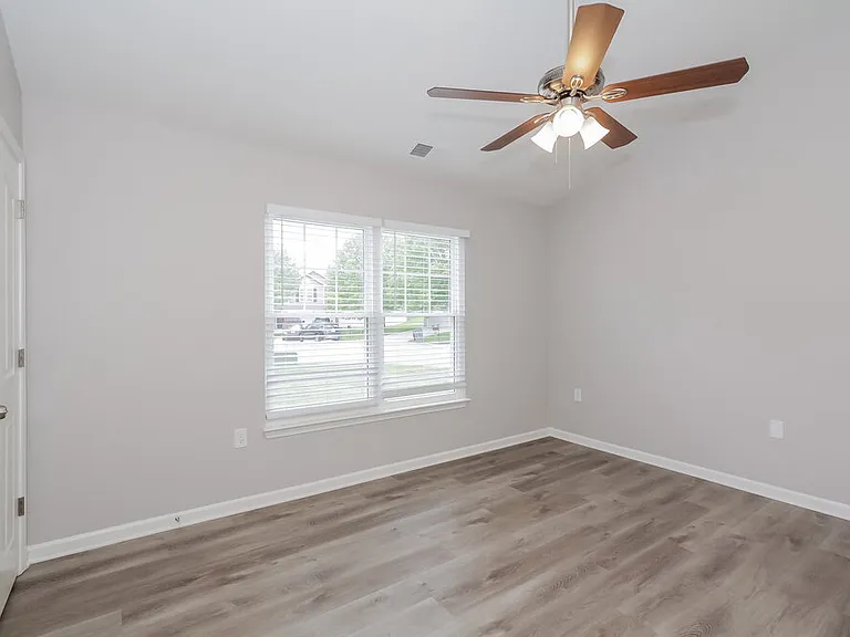 10129 Green Hedge Ave — Photo 10