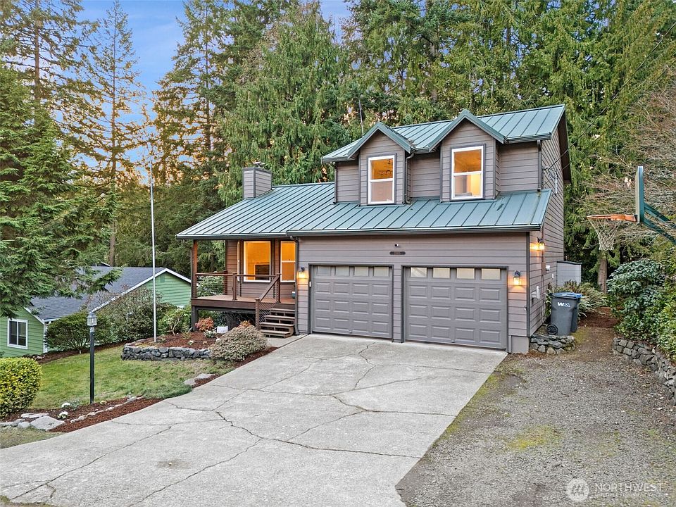 1st image of 21985 Apollo Drive NE