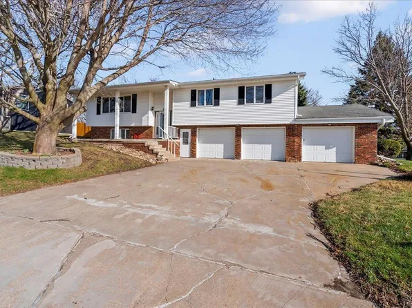 808 Crestview Dr, Traer, IA 50675
