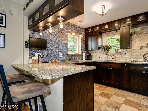 Kitchen (1 of 4)