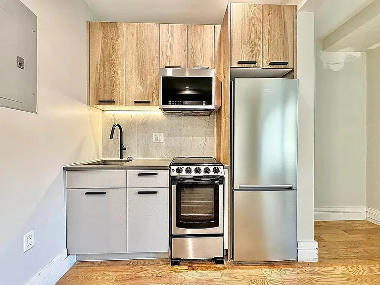 1393 Lincoln Pl #1A — Photo 2