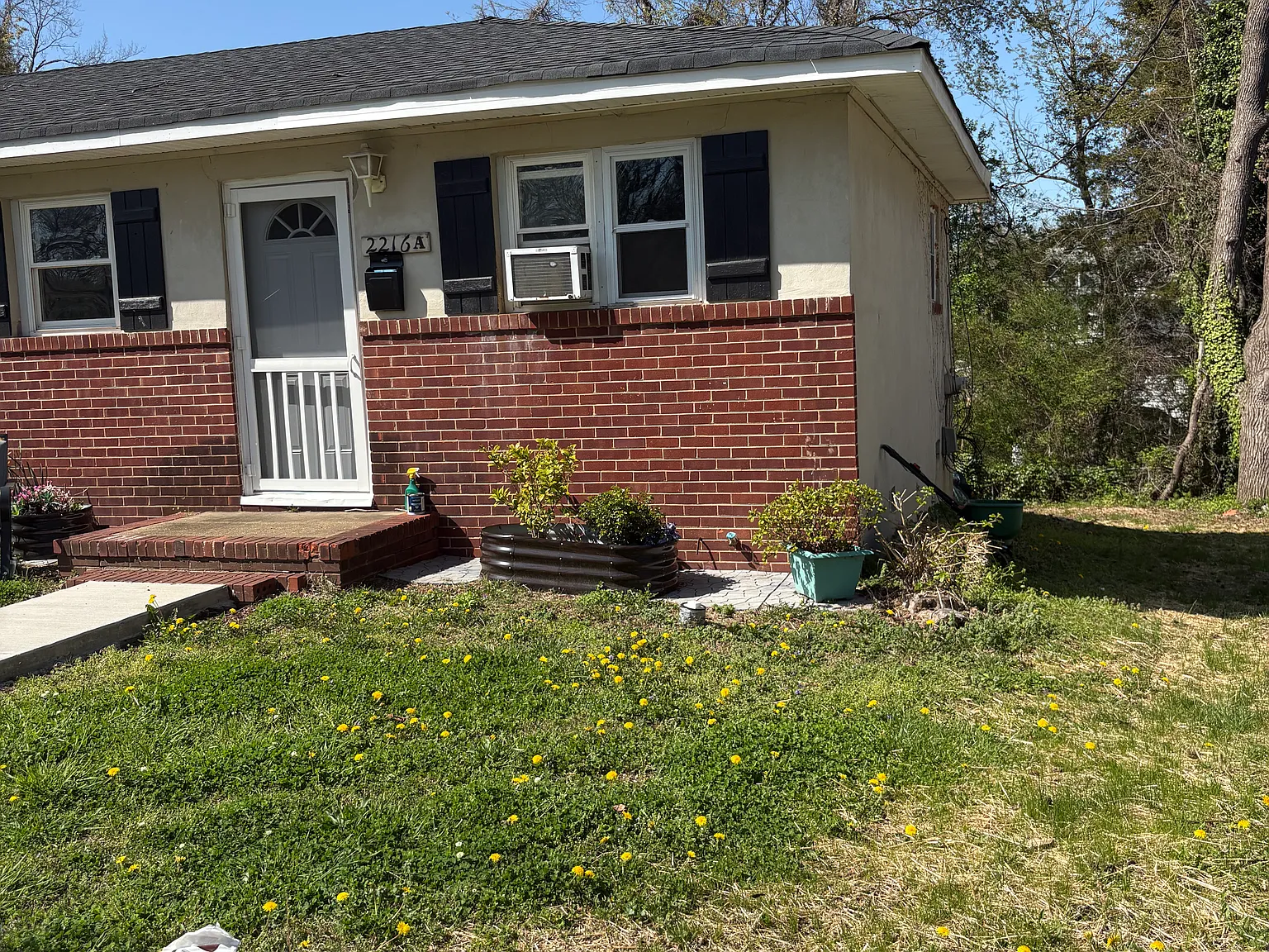 2216A Martin St — Photo 1