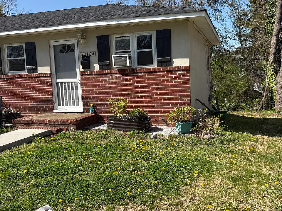 2216A Martin St