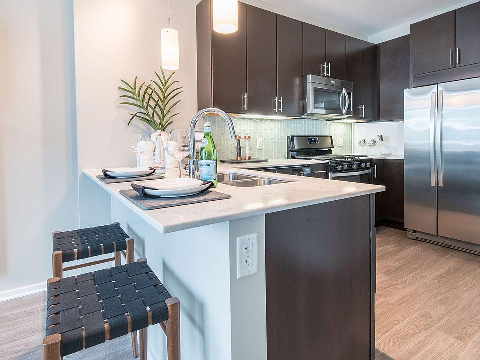 2nd image of 34 Prince St #8