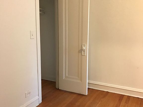 5th image of 512 W Belden Ave APT 1A