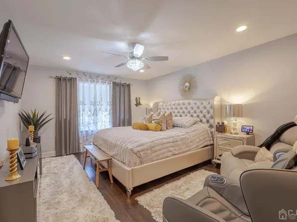 37 Daniel Webster Ave, Monroe Township, NJ 08831