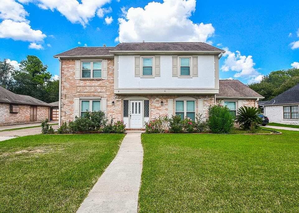 1st image of 15318 La Paloma Drive