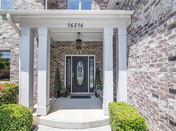 5th image of 16216 Autumn Cove Ln