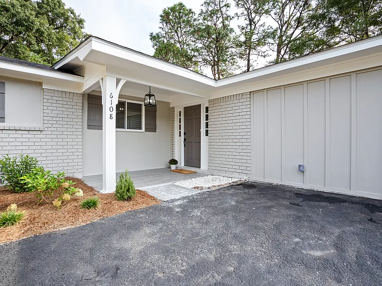 6108 Palomino Dr — Photo 2