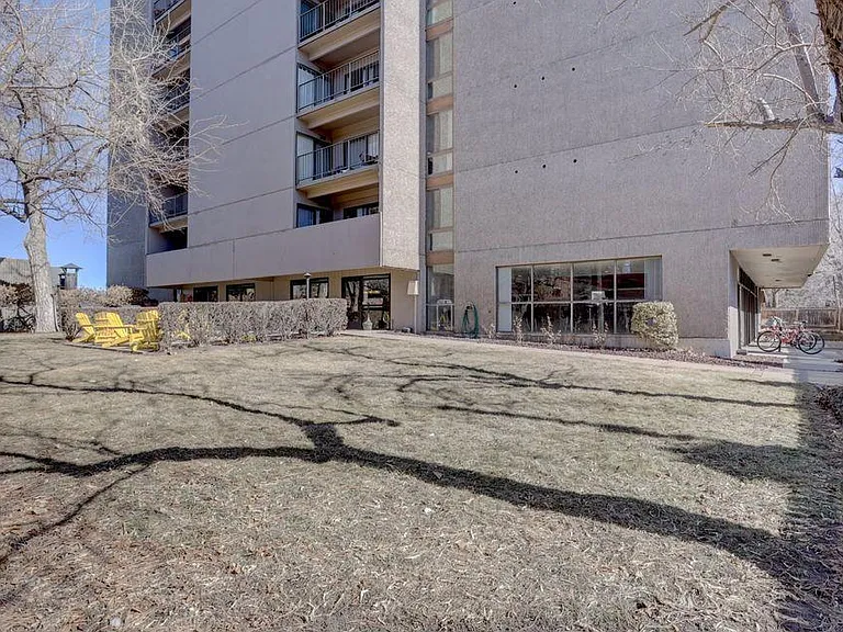 1433 N Williams St #503 — Photo 27