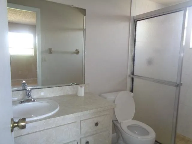 1445 SE 21st Ter — Photo 12
