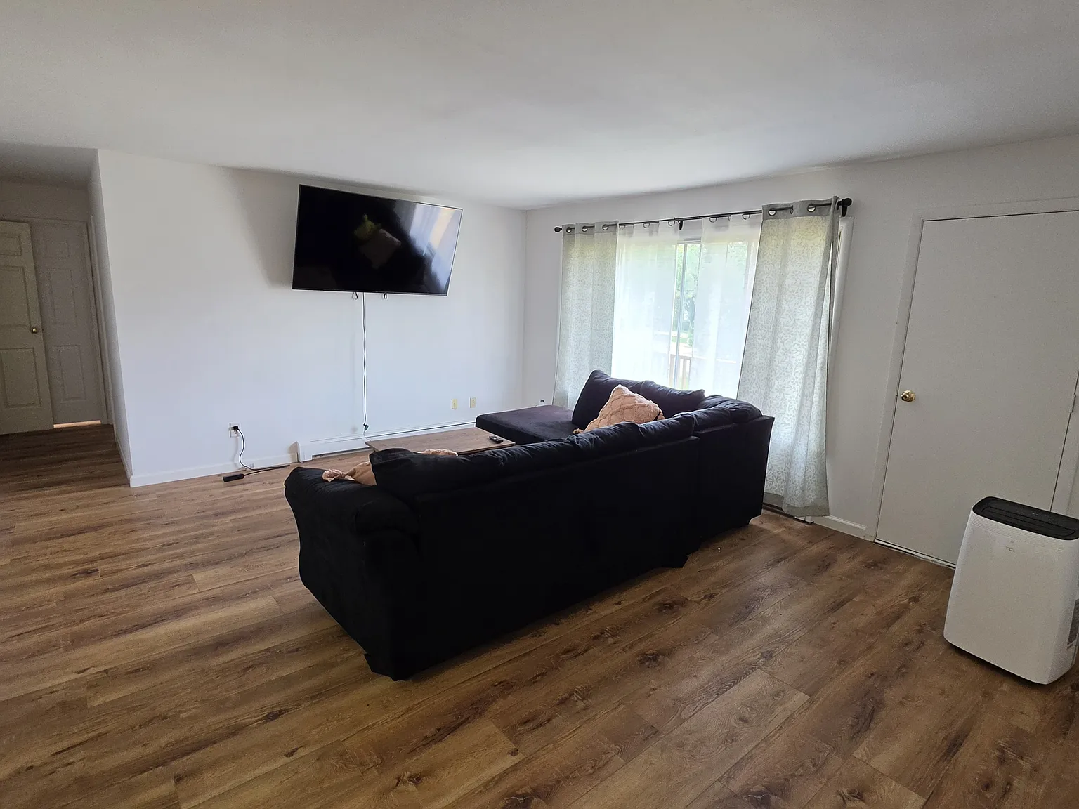 2 bed, 1.5 bath, 1002 sqft, $1,500 — Photo 3