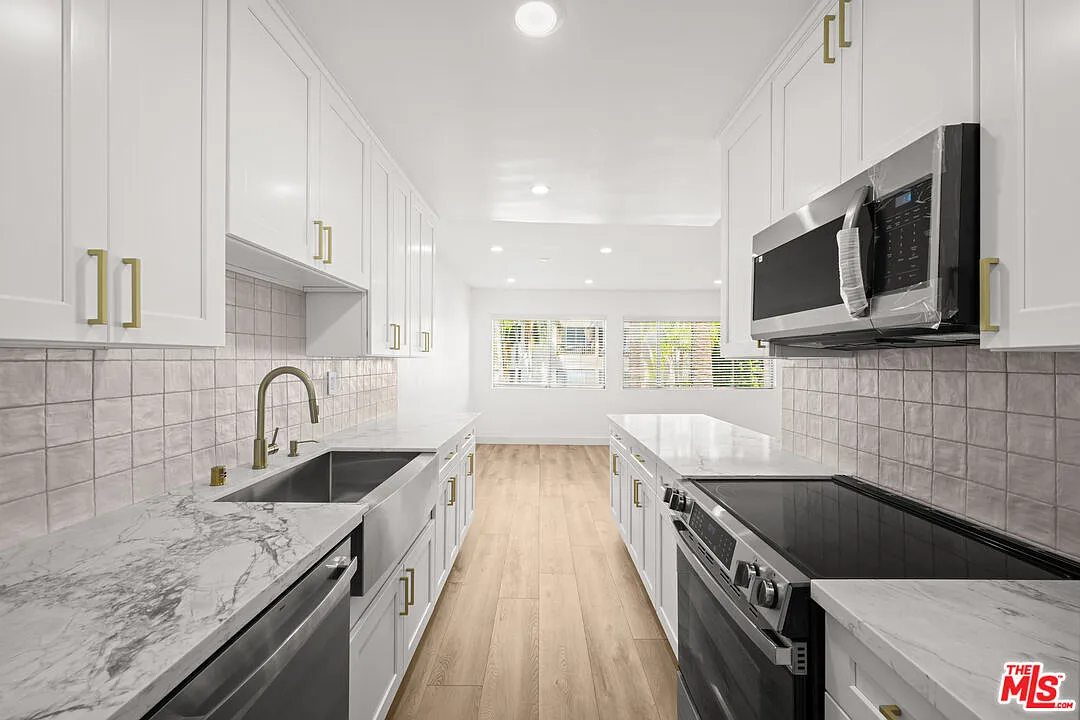 2 bed, 2.0 bath, 1400 sqft, $6,150 — Photo 1