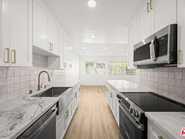 136 S Palm Dr APT 201, Beverly Hills, CA 90212