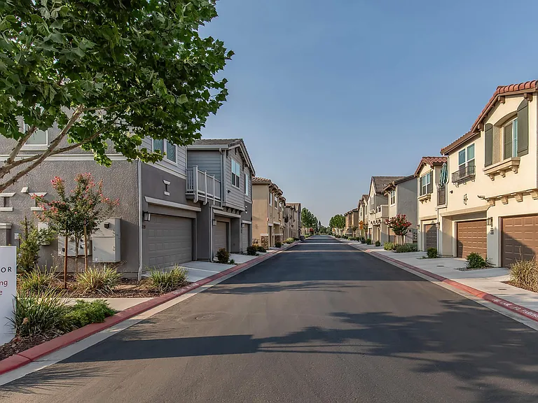 Parador Townhomes — Photo 1