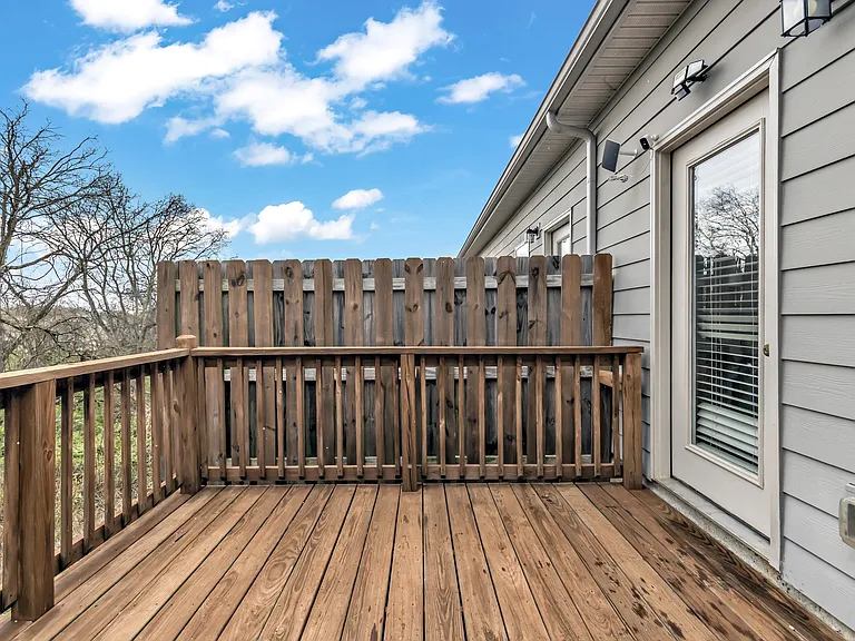 942 Millstream Dr N — Photo 25