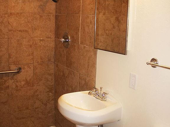 3rd image of 4849 Gibson Blvd SE APT 4