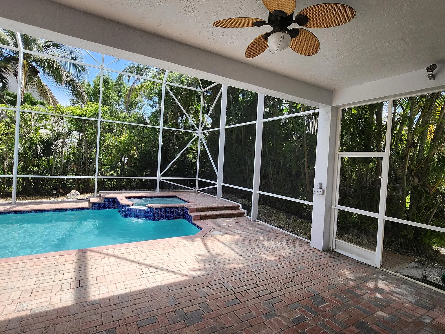 5 bed, 3.0 bath, 3375 sqft, $7,000 — Photo 4