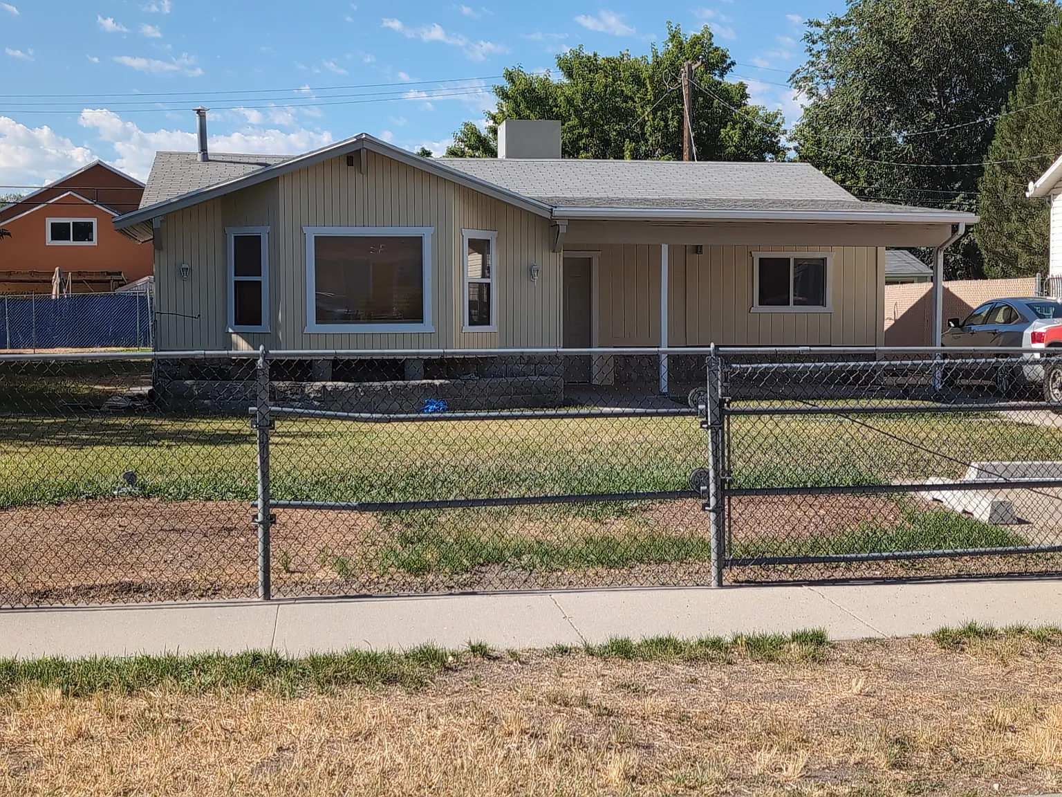 3 bed, 1.5 bath, 1430 sqft, $2,200 — Photo 1