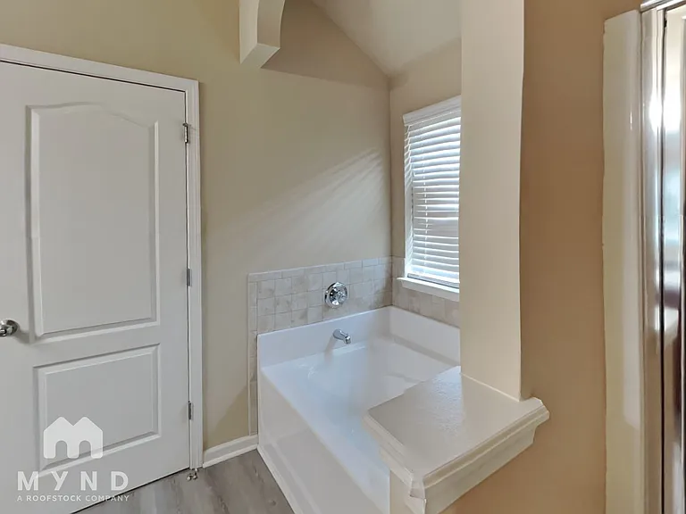 125 Tyre Dr — Photo 15