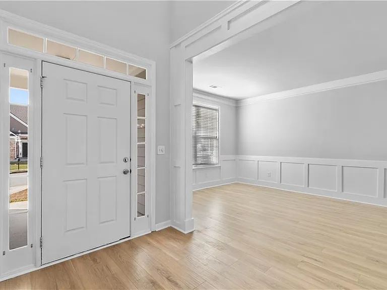 578 Briarhurst Ct — Photo 3
