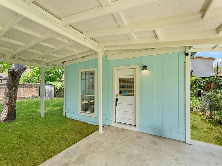 155 Oelkers St #B — Photo 2