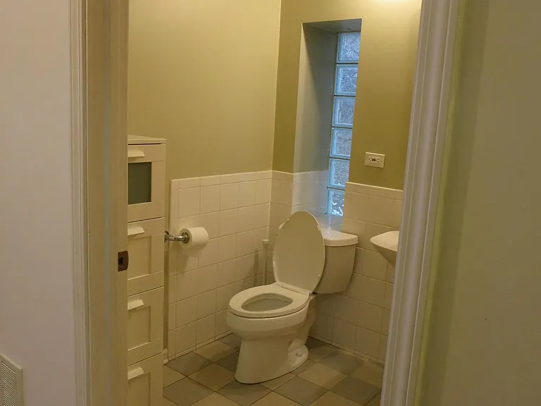 1745 N Honore St — Photo 5
