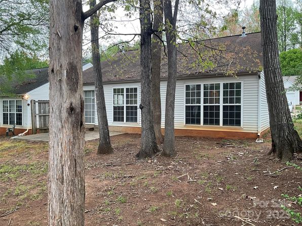 1507 Rumstone Ln, Charlotte, NC 28262
