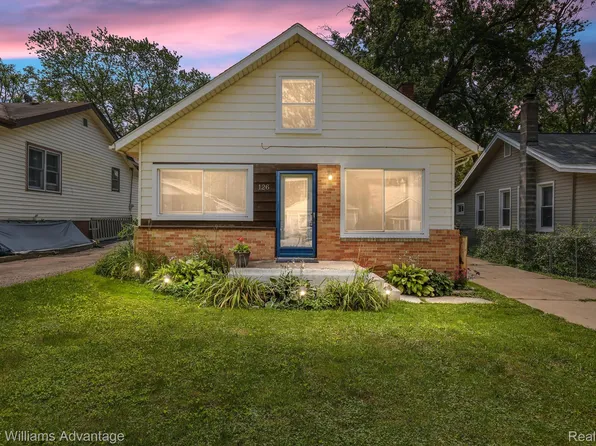 126 Welfare Blvd, Walled Lake, MI 48390