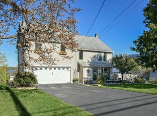 515 Prospect Ave, Pewaukee, WI 53072